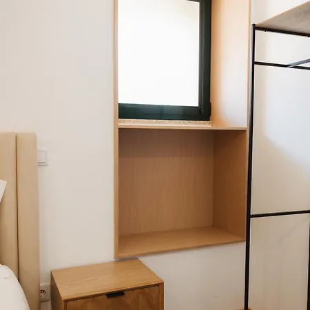 Alvarenga Apartments *