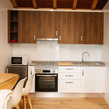 Villa Alvarenga Apartments *