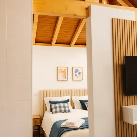 Вилла Alvarenga Apartments *