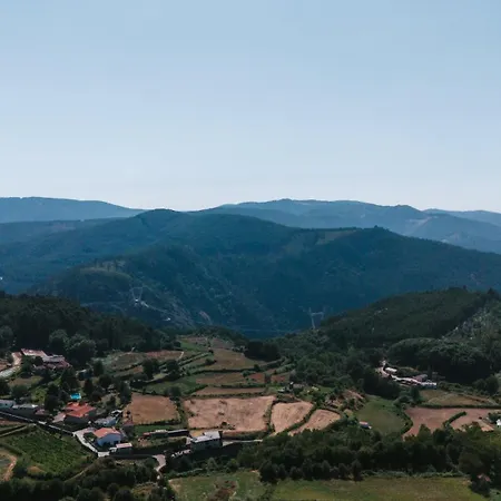 Alvarenga Apartments *