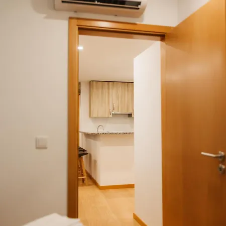 Alvarenga Apartments *