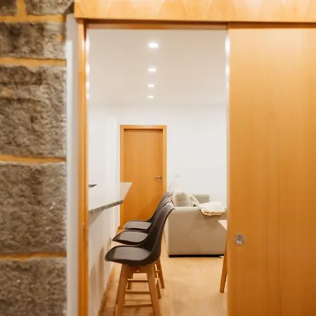 Alvarenga Apartments *