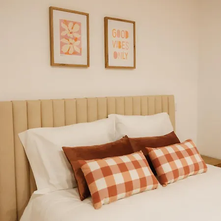 Alvarenga Apartments