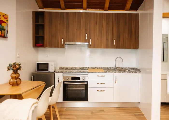 ヴィラ Alvarenga Apartments *