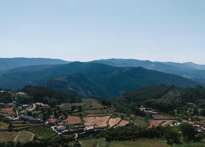 Alvarenga Apartments *