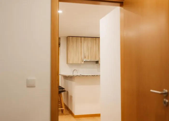 Alvarenga Apartments *