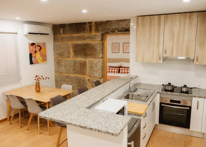 فيلة Alvarenga Apartments الفارينغا